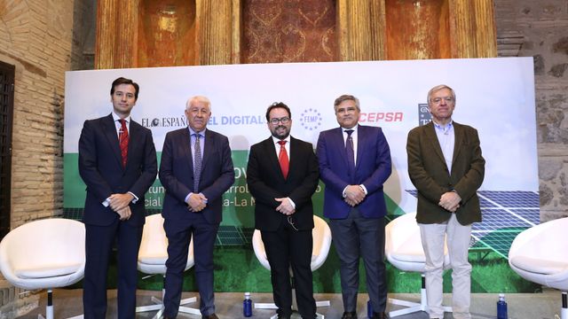 Gerónimo de Angulo, Manuel Guirao, Javier Ruiz, Javier de Antonio y José Donoso, de izquierda a derecha.