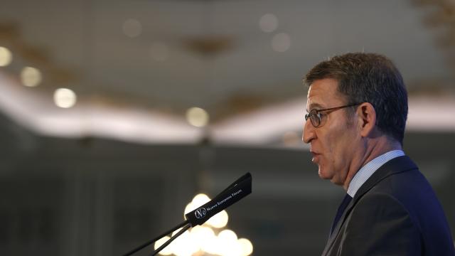 Alberto Núñez Feijóo, presidente del PP, este lunes en un desayuno en Madrid.