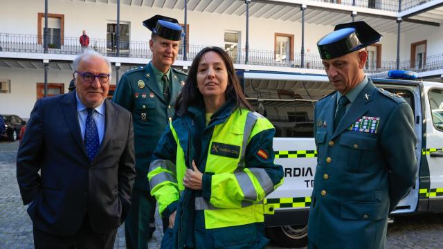 La delegada del Gobierno en la Comunidad de Madrid, Mercedes González, junto al coronel jefe del Sector de Tráfico, Benito Monzón; el director general de Tráfico, Pere Navarro; y el general jefe de Zona de la Guardia Civil en Madrid, José Antonio Berrocal.