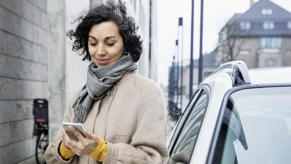 Se puede elegir el vehículo de Astara Move con el móvil, la web o incluso por teléfono.