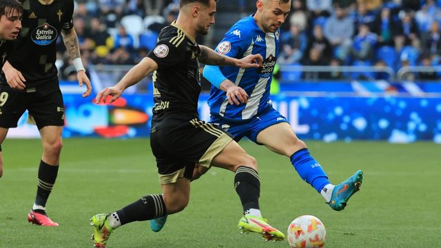 El Deportivo se queda a tres puntos del liderato tras su triunfo ante el Celta B