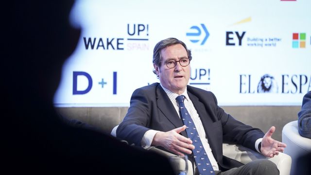 Antonio Garamendi, presidente de la CEOE, en la mesa redonda 'El diálogo social como herramienta para el crecimiento económico'; en la primera jornada del 'Wake Up, Spain!'.