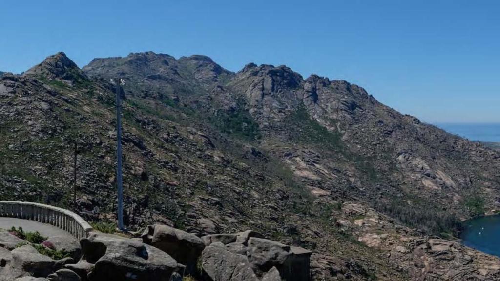 O Pindo desde el mirador de O Ézaro.