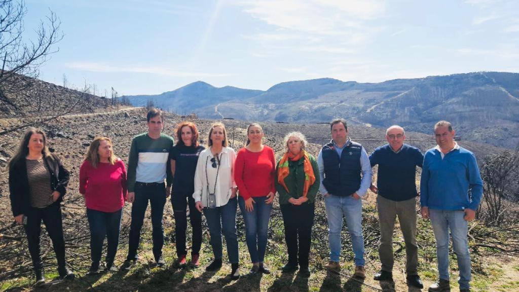 Virginia Barcones visita los trabajos de reforestación de la zona quemada en Monsagro
