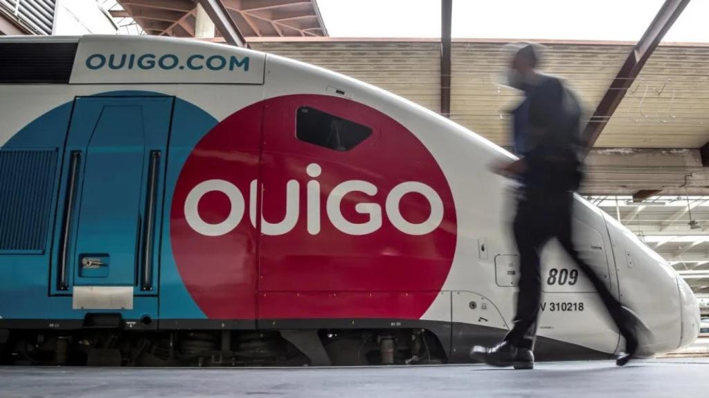 Un tren Ouigo esperando en la estación, en imagen de archivo.