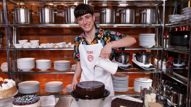Tuki, en el posado de los concursantes de 'MasterChef 11'