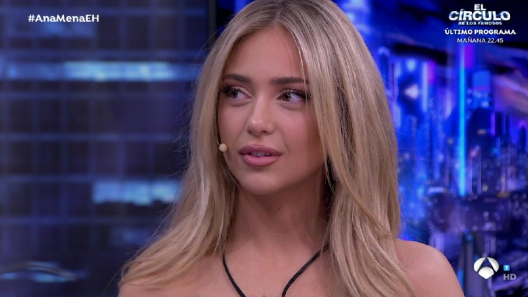 Ana Mena confiesa la curiosa 'historia de amor' que le inspiró para escribir una canción.