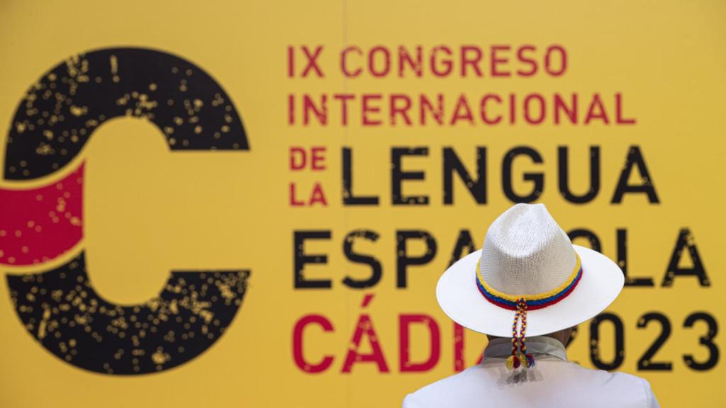 asistente durante la segunda jornada del IX Congreso Internacional de la Lengua Española que se celebra en Cádiz. Foto: Jorge Zapata (Efe)