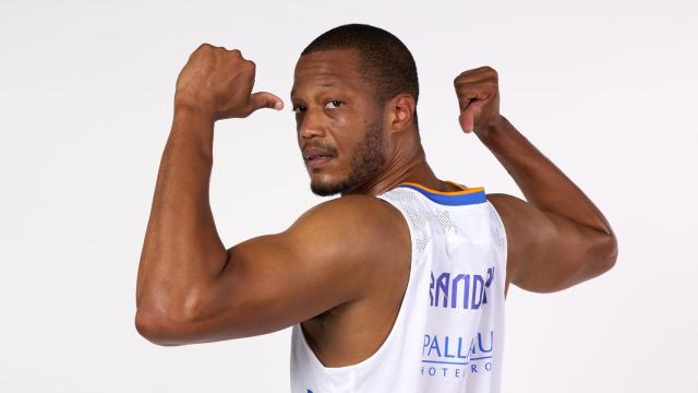 Anthony Randolph en una sesión de fotos