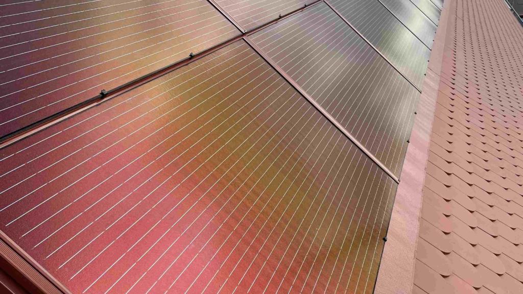 Paneles Fraunhofer ISE color rojo