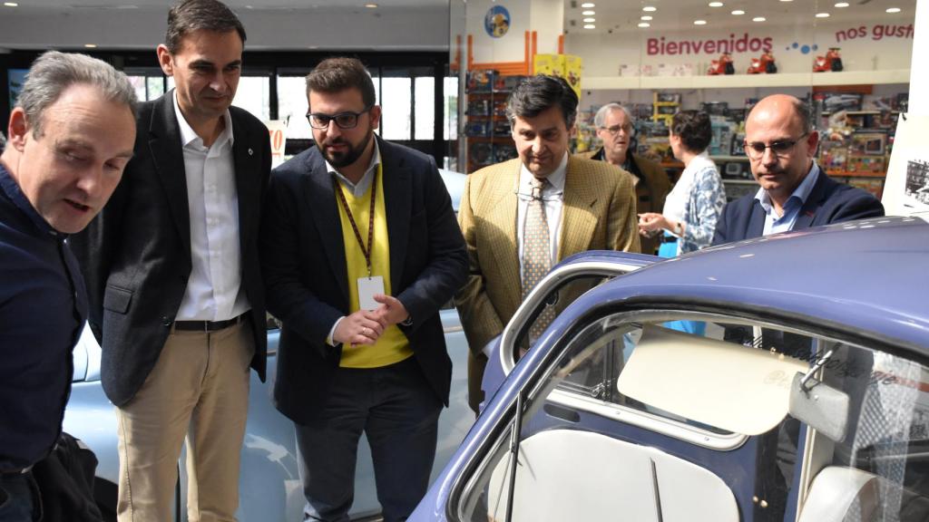 Arranca la exposición de coches 4 4 de Renault en Vallsur