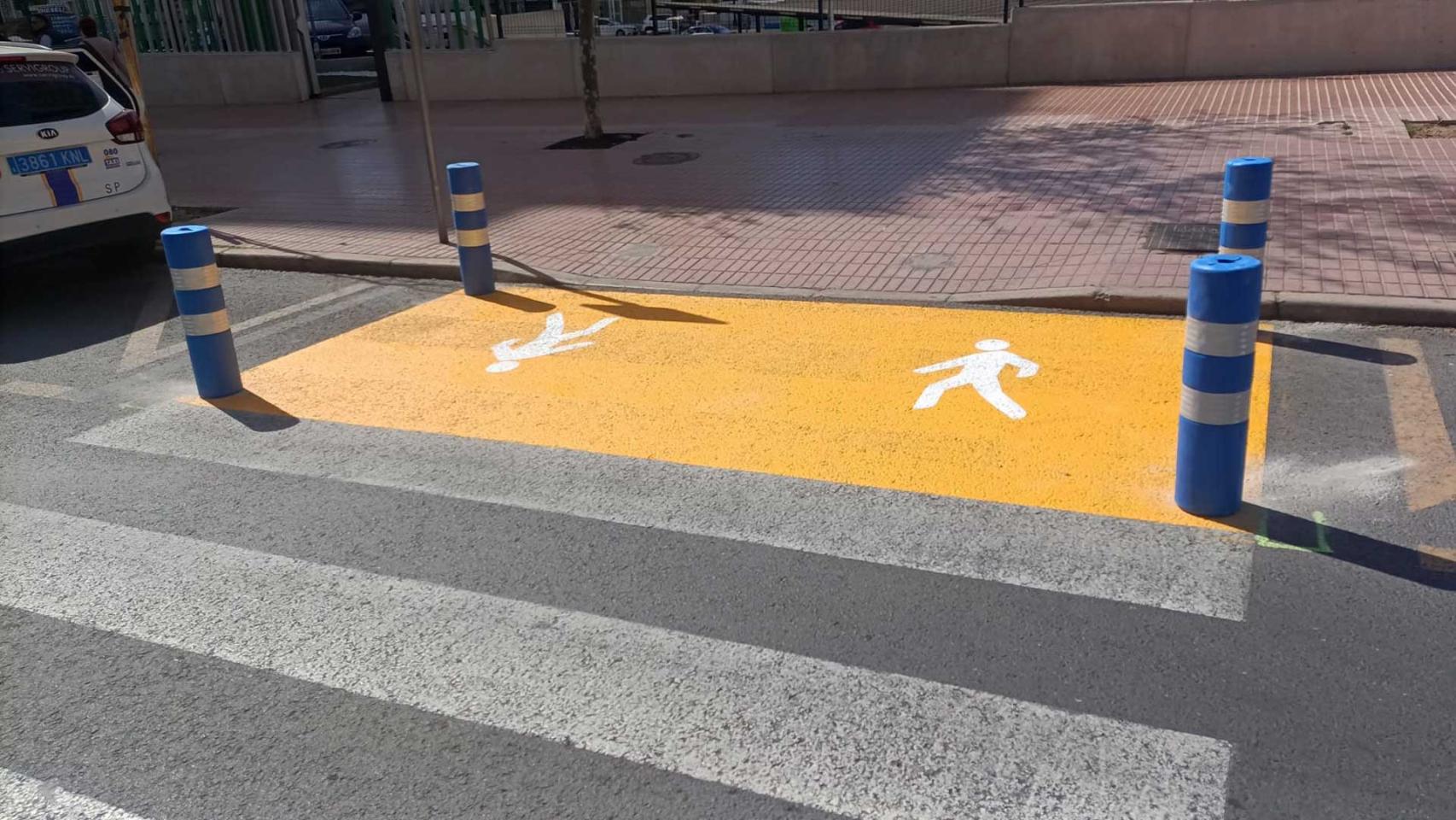 Uno de los refugios de peatones ideados por el Ayuntamiento de Benidorm.