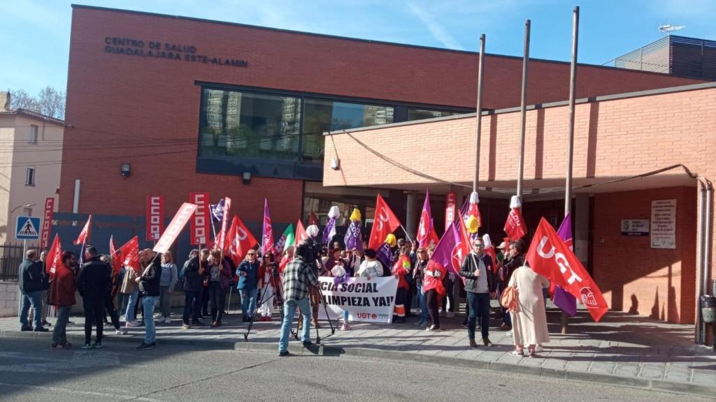 Concentración en Guadalajara. Foto: UGT CLM.