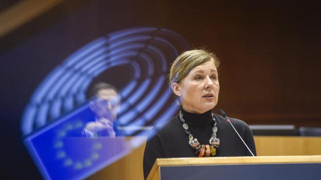 La vicepresidenta de la Comisión, Vera Jourova, durante el debate este jueves en la Eurocámara