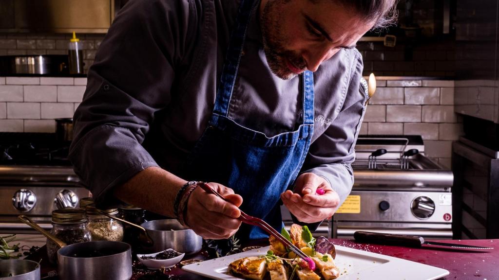 El chef Pablo Pagán supervisa el innovador restaurante del resort