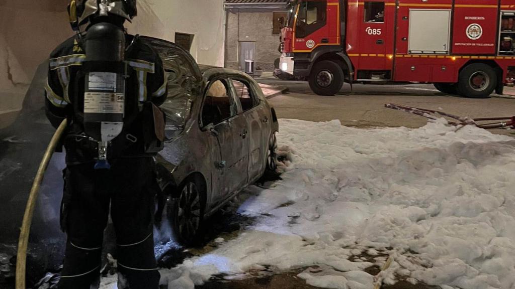 Los Bomberos de la Diputación sofocan el fuego en Villamarciel