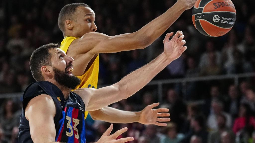 Mirotic realiza una entrada a canasta frente al Alba Berlín.