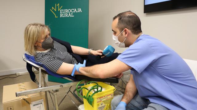 Una donante durante el Maratón de Donación de Sangre celebrado en Toledo en 2023.