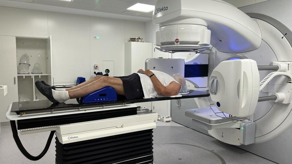 Andrés, durante una de las sesiones de radioterapia que le obligaba a desplazarse a Algeciras.