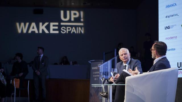 Josep Borrell, en conversación con Fernando Garea.