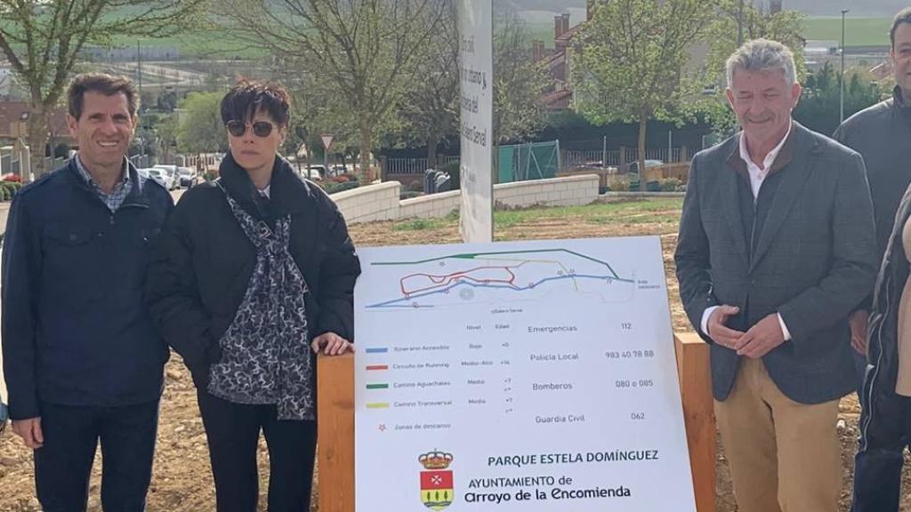 Fotografía de la inauguración del parque Estela Domínguez en Arroyo de la Encomienda