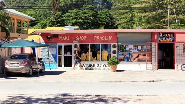 Un supermercado en Anse Volbert (Seychelles).