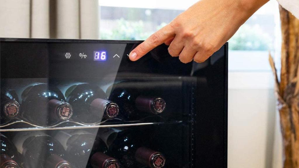 Esta es la vinoteca de Cecotec más vendida en Amazon y está disponible con un 20% de descuento