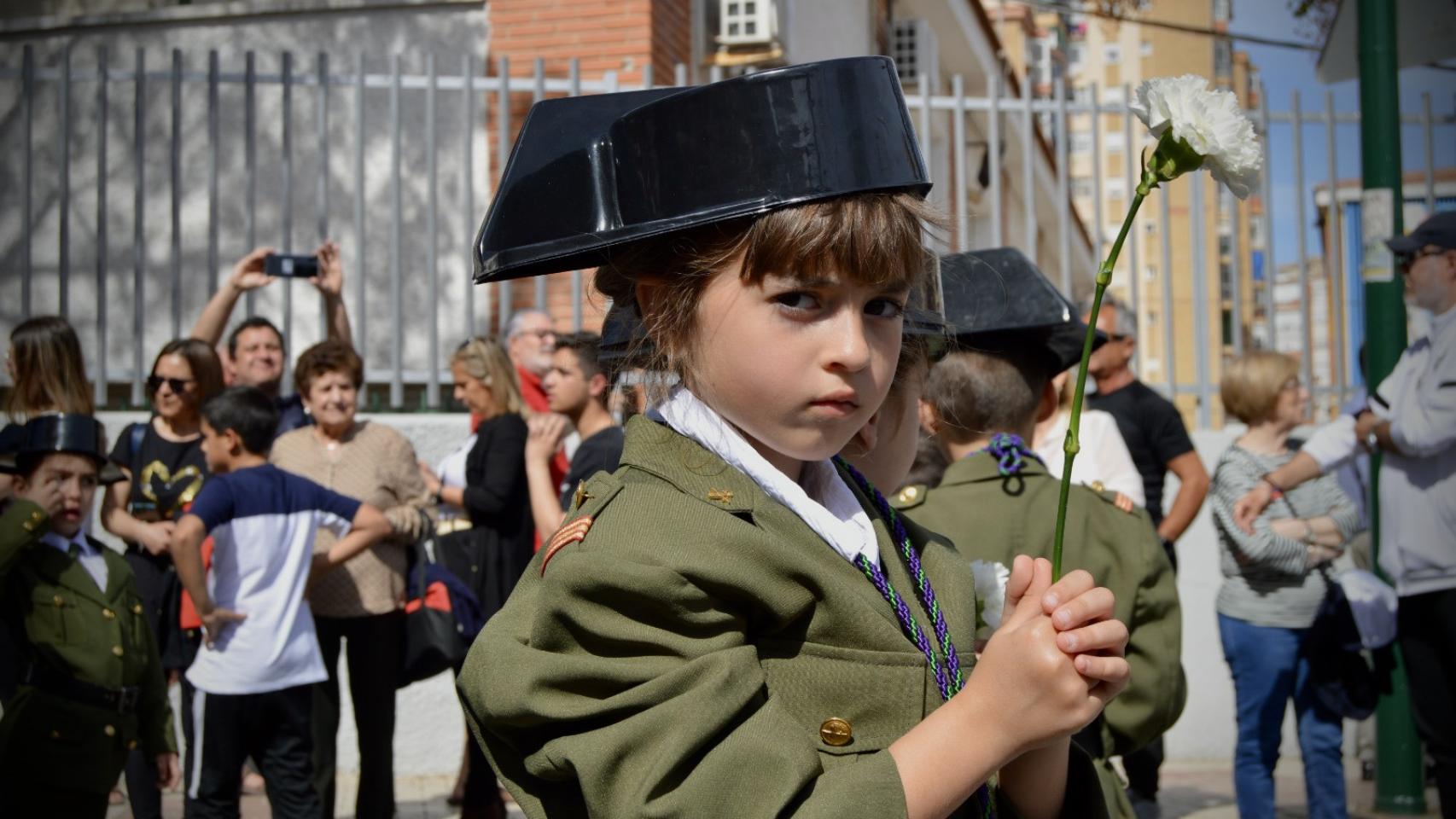La procesión ha salido a las 11.00 horas de este Viernes de Dolores desde calle Gaucín.
