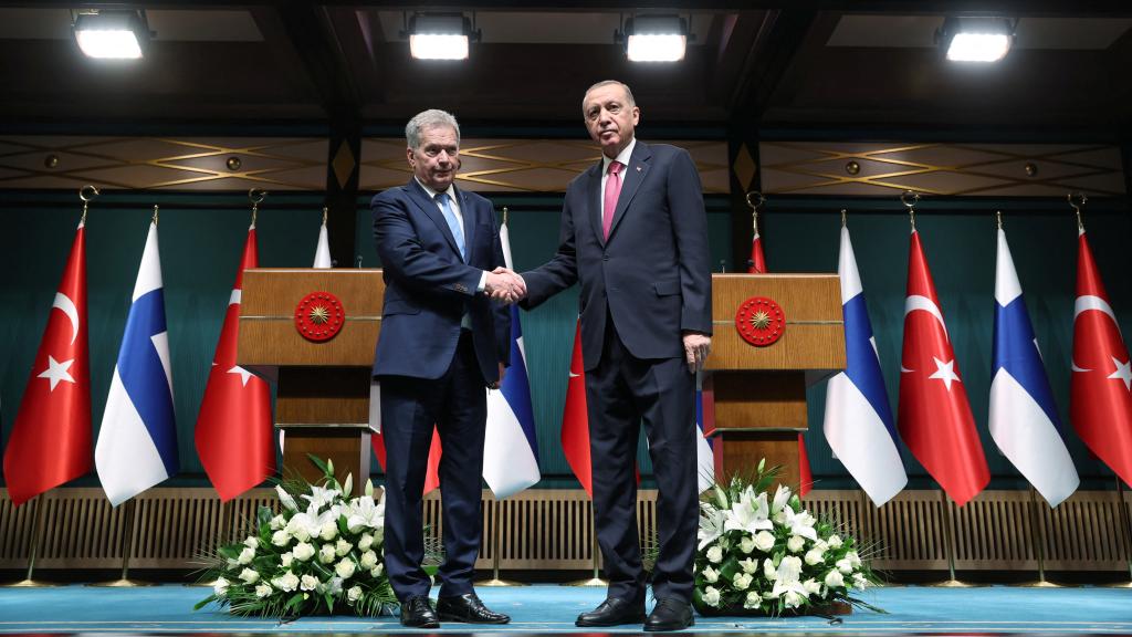 El presidente finlandés, Sauli Niinisto, y Recep Tayyip Erdogan, durante la visita del primero a Ankara en marzo.