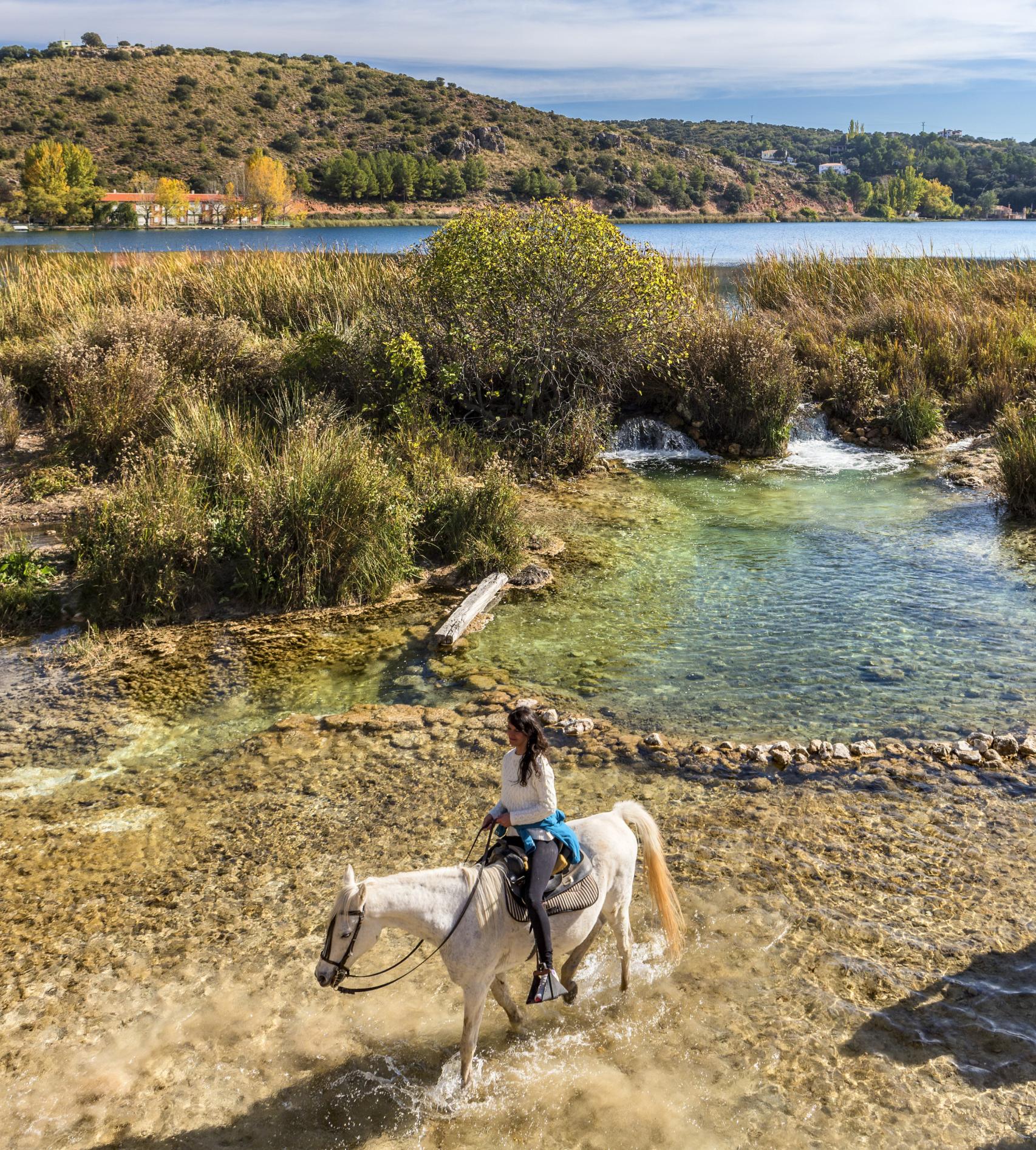 Paseo a caballo. Foto: © Turismo de Castilla-La Mancha | David Blázquez.