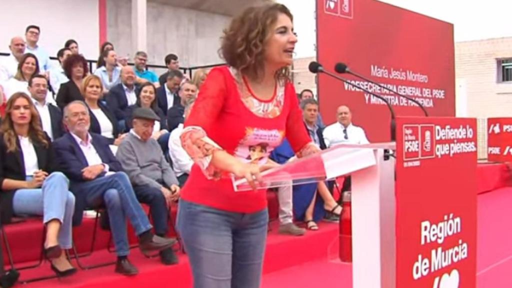Montero, este sábado, durante su mitin en Murcia.