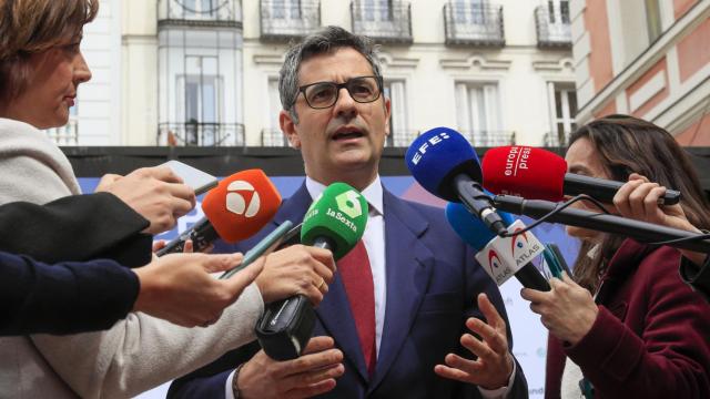 Félix Bolaños critica que el presidente del Partido Popular, Alberto Núñez Feijóo, no se canse de pifiarla.