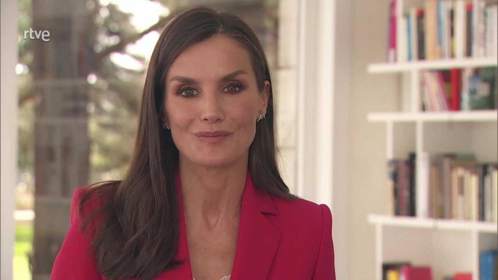 La reina Letizia en su felicitación a 'Informe Semanal'.
