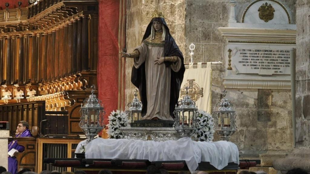 Imagen de Nuestra Señora del Rosario durante su presentación en 2023.