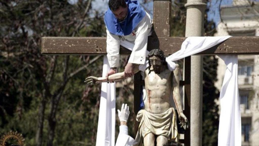 Acto del Descendimiento en el Parque San Francisco
