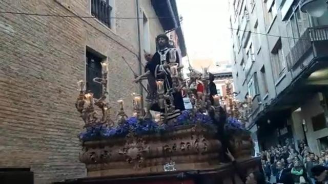 Problemas en una procesión de Valladolid por un cable