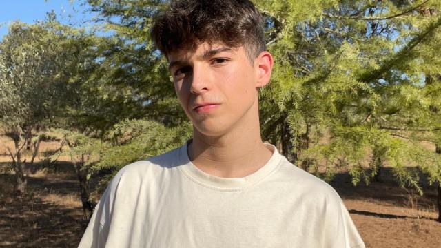 Tiktoker y fan de Eurovisión: así es Helio Roque, el joven que metió la pata en el acto de Yolanda Díaz