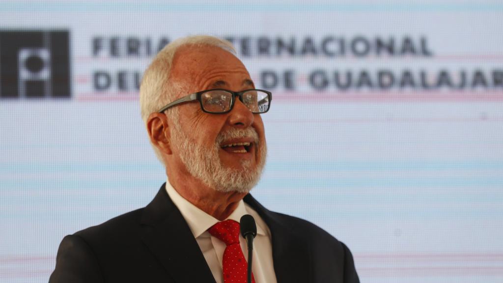 Imagen del pasado abril de 2023 del entonces presidente de la FIL de Guadalajara, Raúl Padilla López. Foto: Francisco Guasco (EFE)
