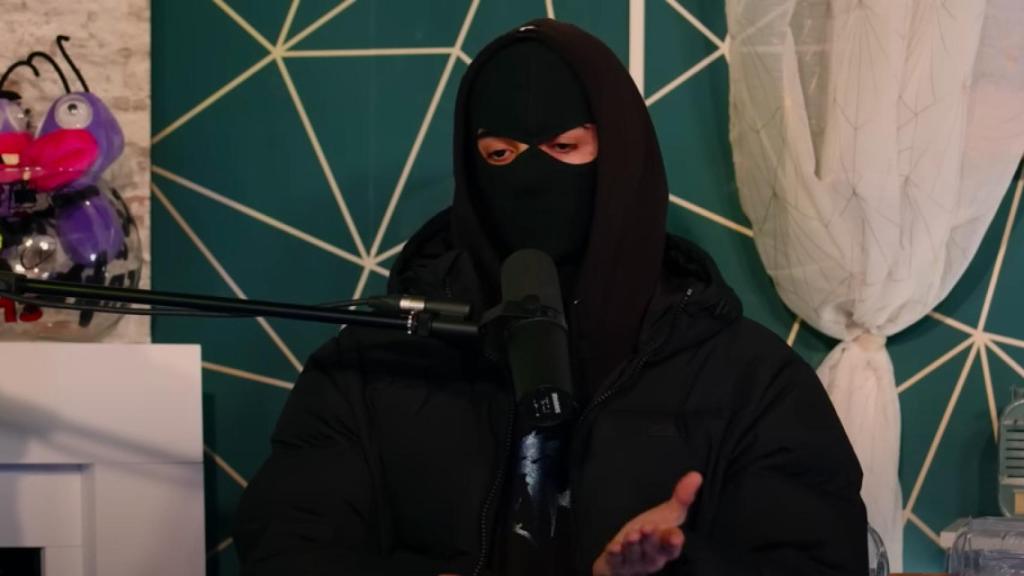 El 'hacker' conocido como 'Alcasec', en una entrevista con el pódcast Club 113.