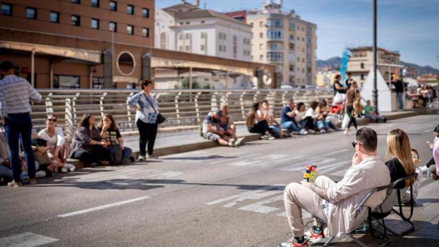 El público se concentra en la zona del Pasillo Santa Isabel a dos horas.