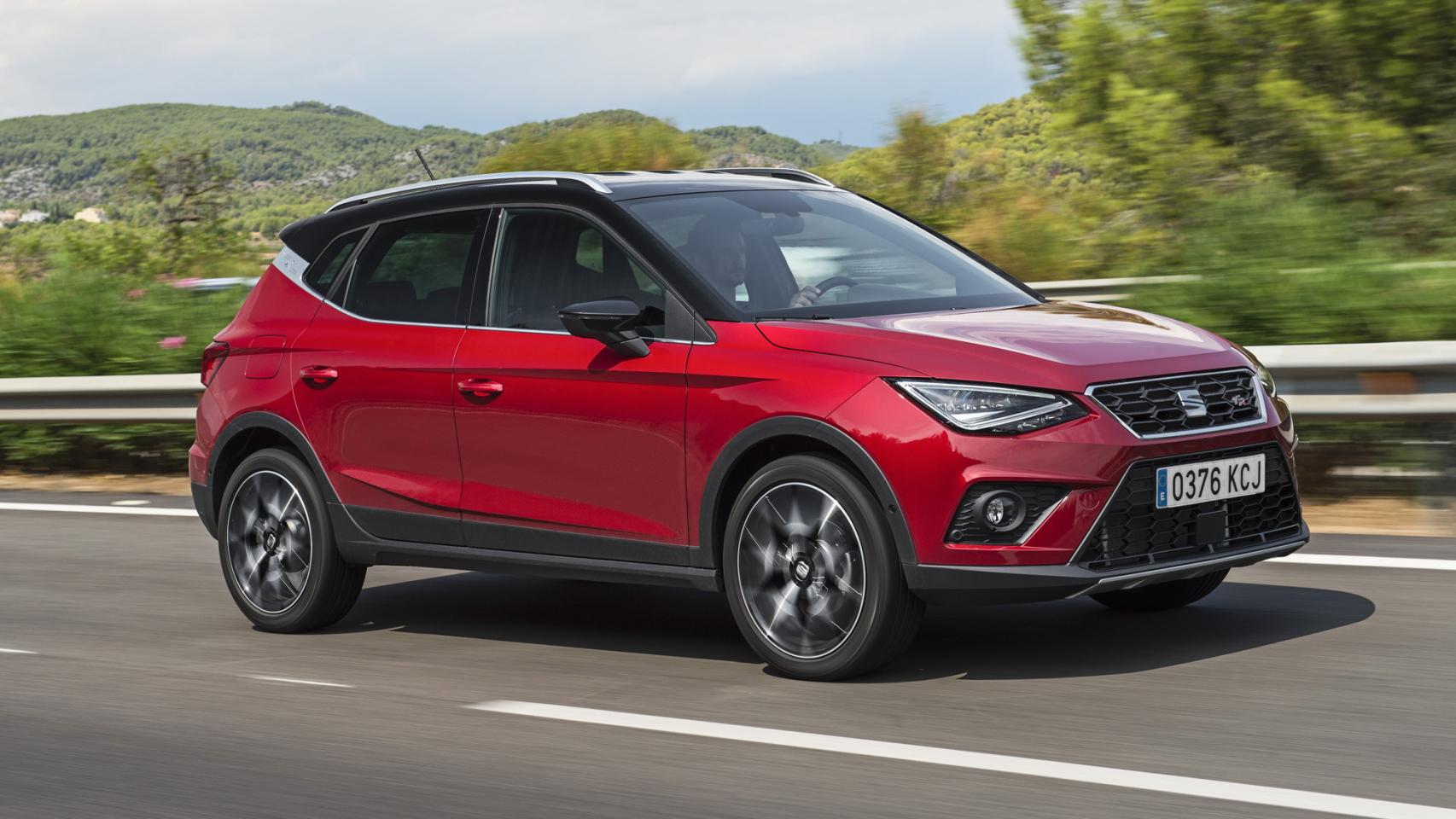 El Seat Arona supera al Dacia Sandero y vuelve a ser el coche más vendido en España en 2023