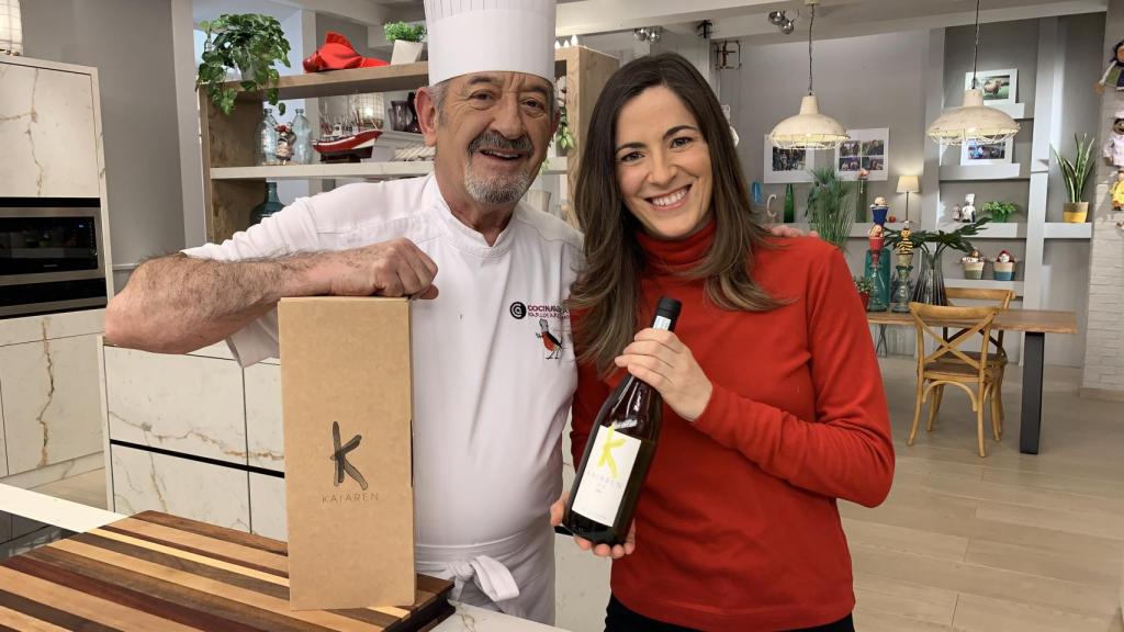 Amaia y Karlos Arguiñano con el nuevo Kaiaren 2016.