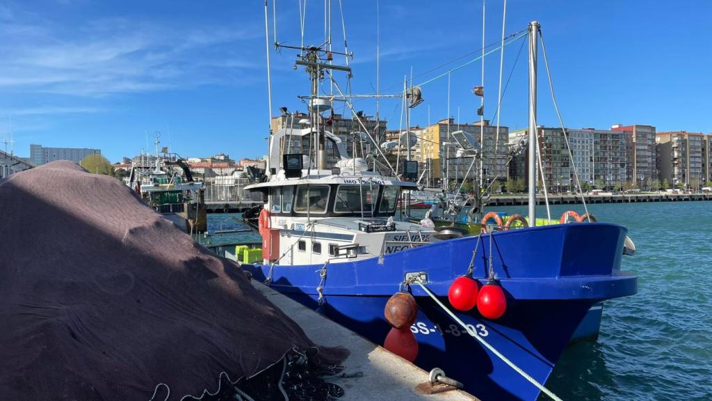 El 'Siempre Nécora', barco pesquero que rescató a los supervivientes y encontró el cadáver de 'El Fali'.
