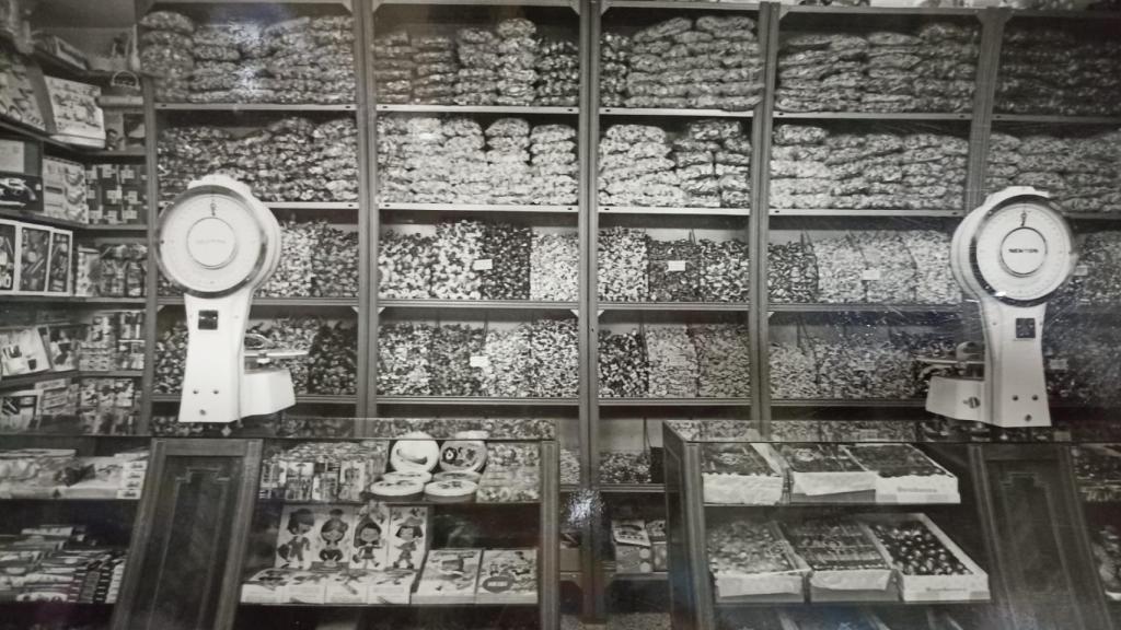 Las estanterías de antaño pobladas de caramelos y chucherías varias