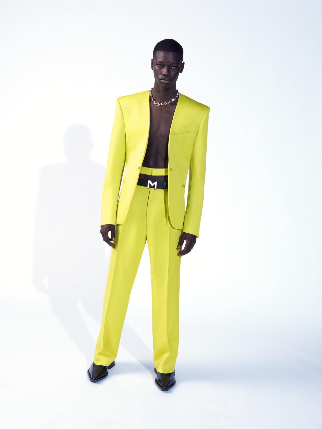 La colección también incluye moda para hombre.