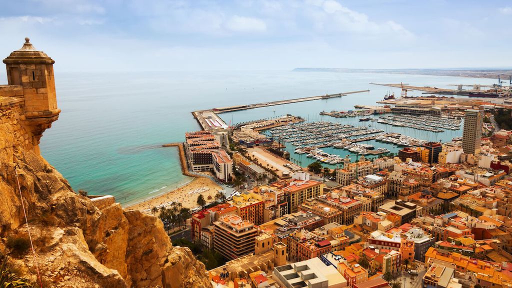 El skyline de Alicante ciudad.