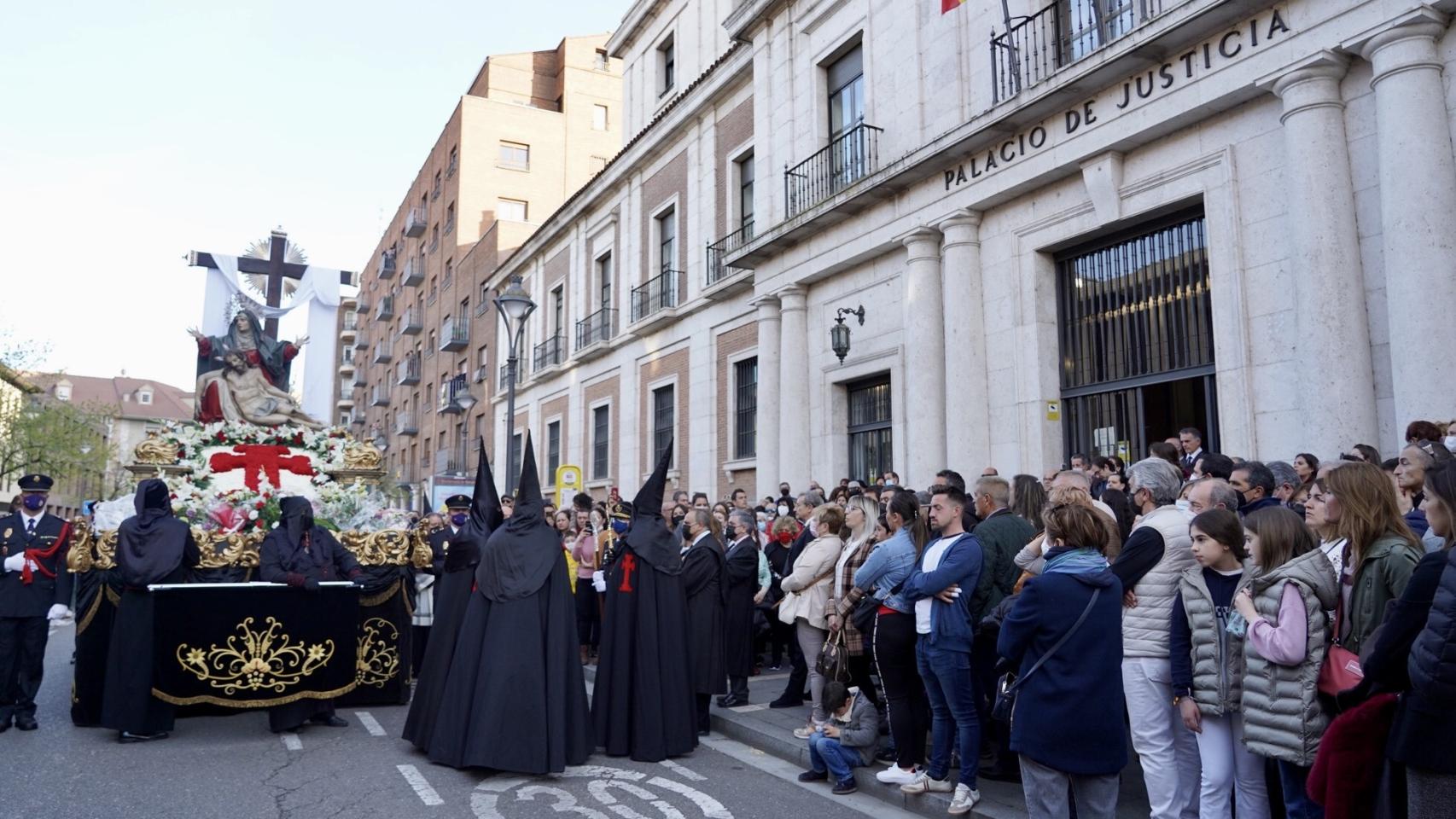 Procesión de la Penitencia y la Caridad de la Cofradía de la Piedad el año pasado.