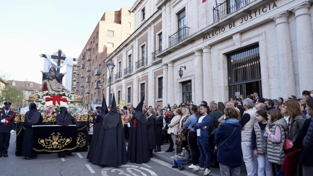 Procesión de la Penitencia y la Caridad de la Cofradía de la Piedad el año pasado.