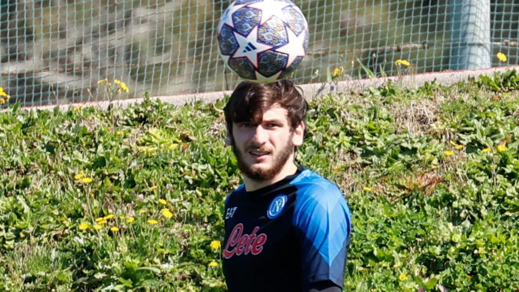 Khvicha Kvaratskhelia, con el SSC Nápoles en un entrenamiento