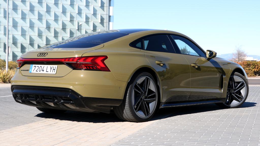 El Audi e-tron GT tiene una autonomía homologada de 487 kilómetros.